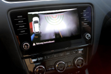 Komplettset Rückfahrkamera für Skoda Octavia 5E [dynamische Hilslinien]