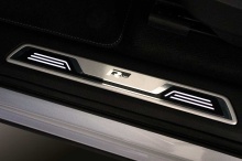 Komplettset originale Einstiegsleisten mit Beleuchtung für VW Touareg CR
