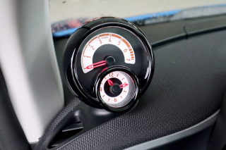Instrumente Zusatzinstrumente Drehzahlmesser für Smart 453 [Weiß / Brabus]