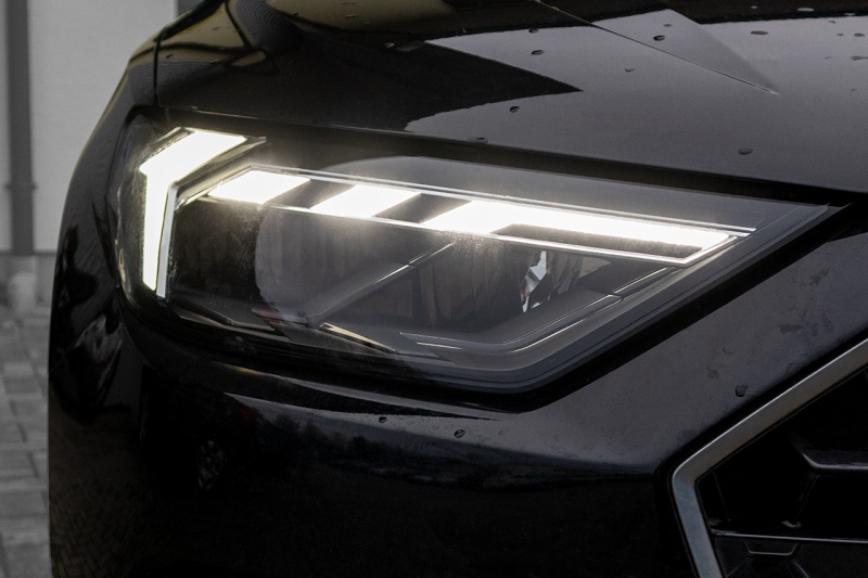 Thigh Rise Prime Minister LED headlights with LED daytime running lights (DRL) for Audi A1 GB, 3.044,00 € Thigh Rise Prime Minister LED headlights with LED daytime running lights (DRL) for Audi A1 GB, 3.044,00 €