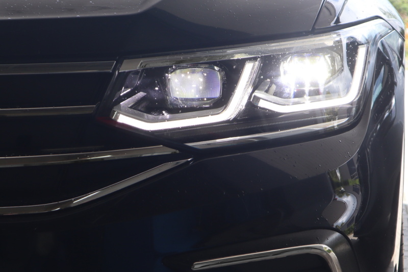 LED headlights with LED DRL for VW Tiguan AD1, AX1,