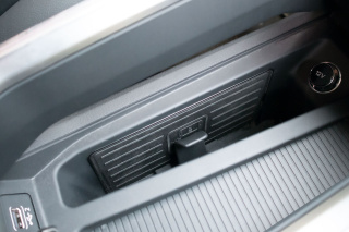 Complete phone box for Audi e-tron GE