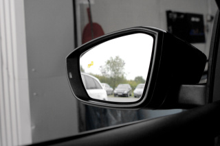 Spurwechselassistent inkl. Ausparkassistent für Skoda Karoq NU7