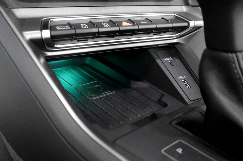 Complete phone box for Audi Q3 F3, 850,00